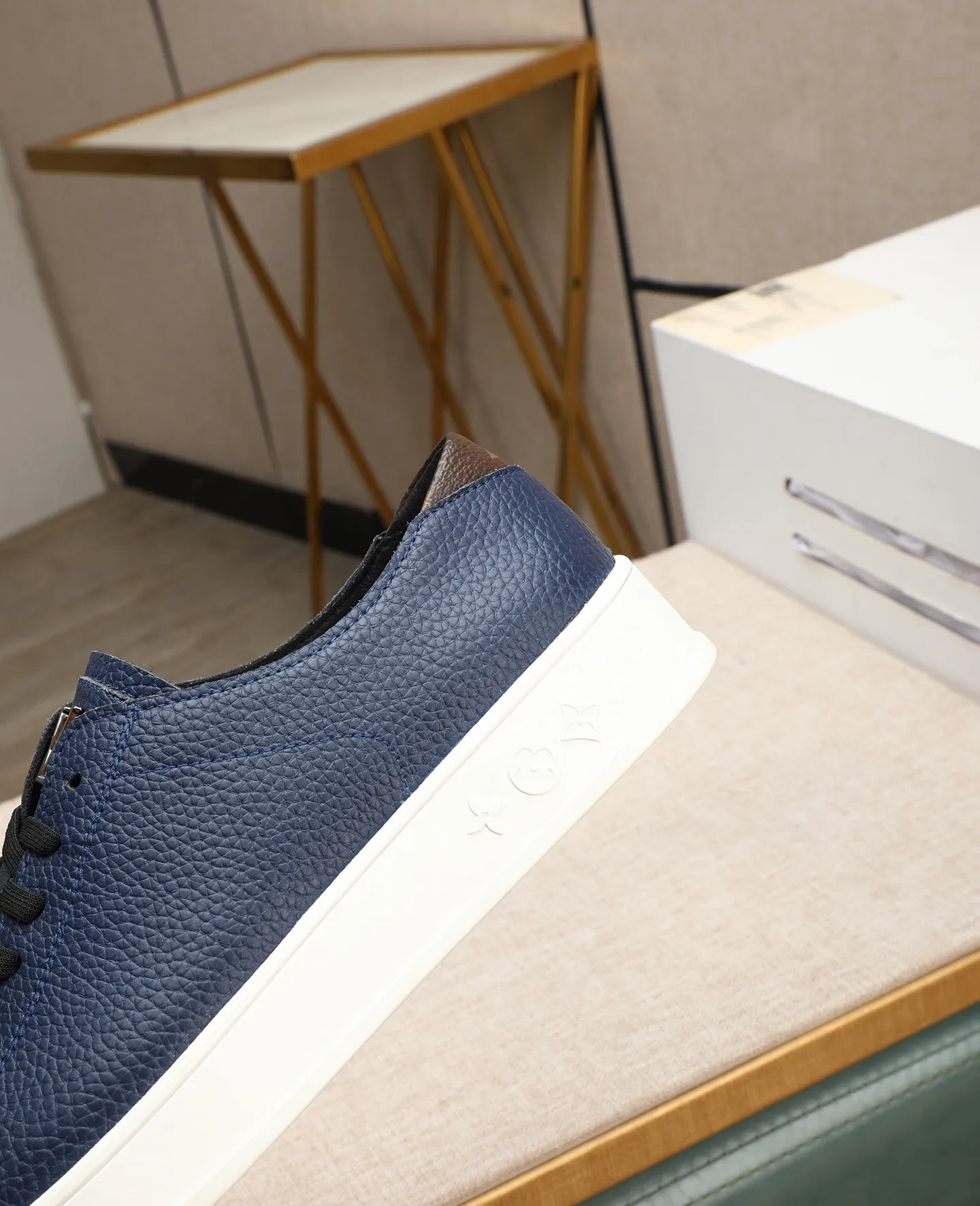 Men's shoes 💰440 📛📛【LOUIS VUITTON】Louis Vuitton official website synchronized new products 👟Milan fashion catwalk style 🇰🇾🇰🇾LV family logo, celebrity style, a must-have for fashionistas ⚠️First-layer calfskin ➕Genuine leather lining ➕Official website original version special outsole 👞Number 38-44
